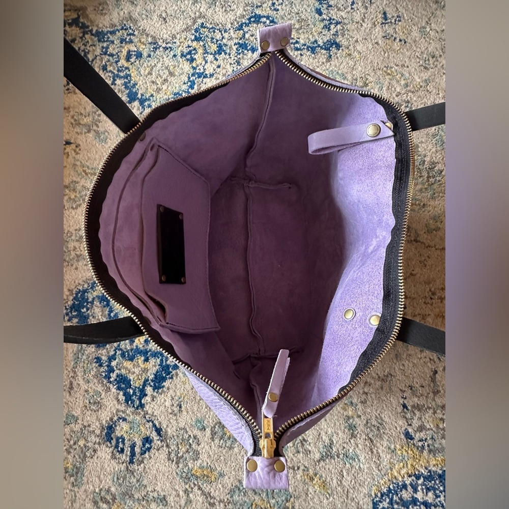 NEW 🦄 Portland Leather Large Wisteria Zip Tote - Picture 15 of 16